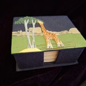Giraffe Sustainable note box